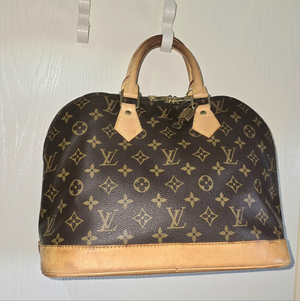 Authentic Louis Vuitton Monogram Alma Pm Handbag/Purse Pre-Loved